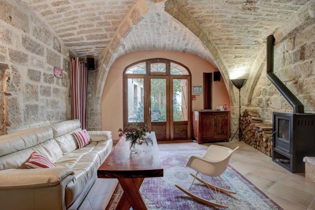 Stunning Medieval Getaway Vic-la-Gardiole Exterior photo